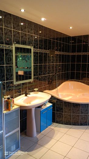 2 Familienhaus in top Lage von Badenstedt – OG Badezi. 2