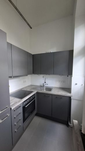 Bezugsfreie ETW, 2 Zimmer, 60qm, provisionsfrei, direkt v. Eigentümer – Küche mit Einbauten