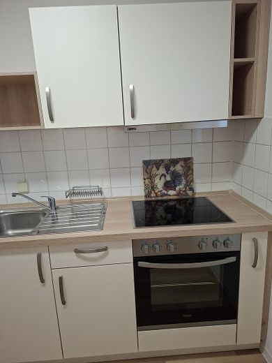 ¡Encantador apartamento pequeño en vivienda tutelada: sin comisión y listo para ocupar! – Küche