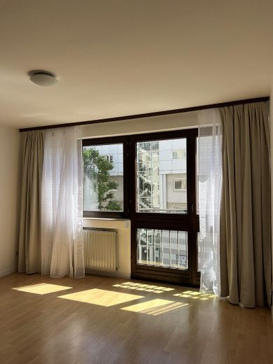 Schöne, geräumige zwei Zimmer Wohnung in Oederweg, Frankfurt am Main, Nordend-West – Foto 2