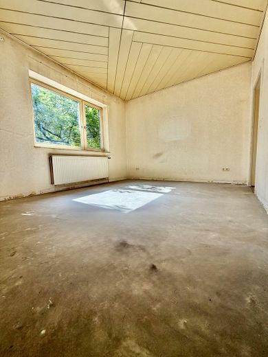Seltene Gelegenheit in Delmenhorst: 150 m², großer Garten, viel Ausbaupotenzial – provisionsfrei – 3. Schlafzimmer Kind 2 EG