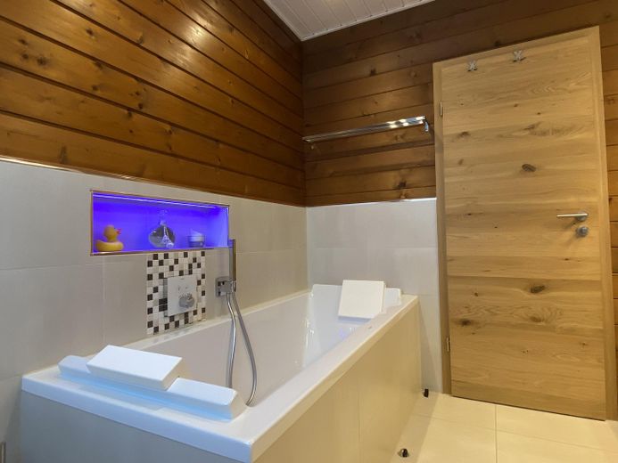 Maison individuelle avec appartement indépendant et vue dégagée *sans commission* – Badewanne