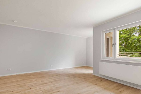 Rundum-Sorglos-Paket auf 53 m²: 2-Zi.-Whg. mit Einbauküche, Balkon und Parkplatz