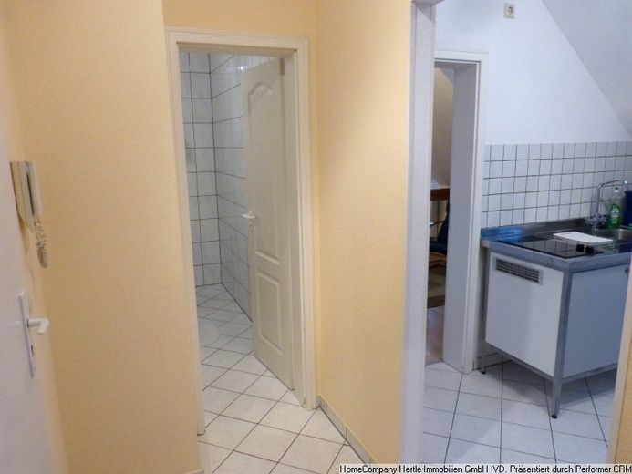 Przyjemnie i przyjaźnie umeblowane mieszkanie w starej kamienicy, położone bardzo blisko dworca we Fryburgu, na okres od 3 do 24 miesięcy – ad0c61cf9e62bcd7490eae33bad5735a271aff75.jpg