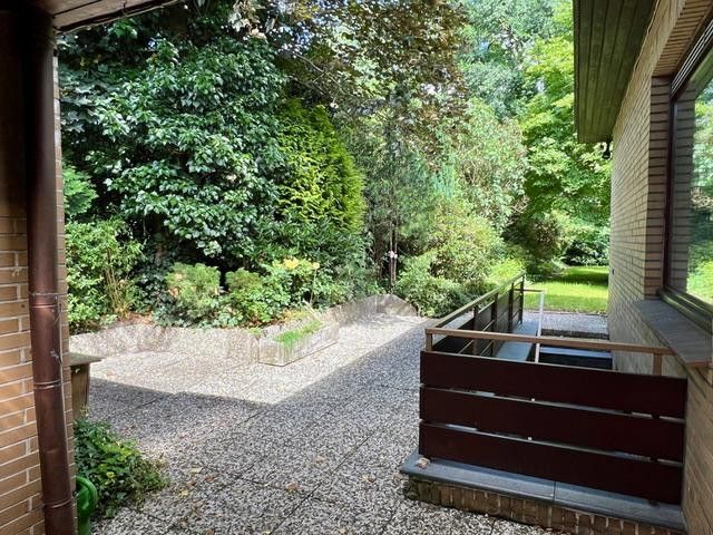 Rissen - Bungalow mit Entwicklungspotential  **courtagefrei** – Terrasse Küche Osten