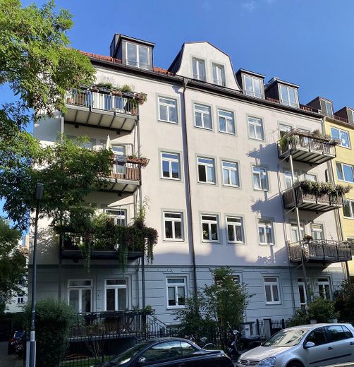 2 Zi - sanierter Altbau - ruhig, gut geschnitten und unbefristet - Küche/Balkon - 2.OG mit Aufzug – Foto 1