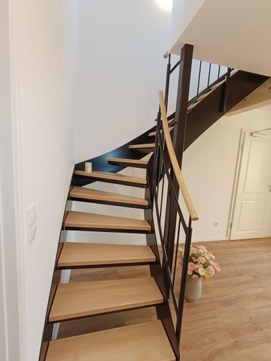 Dachgeschoß-Maisonette-Wohnung 44 qm am Tilsiter Platz in Kiel-Ellerbek – Treppe zwischen den Geschossen