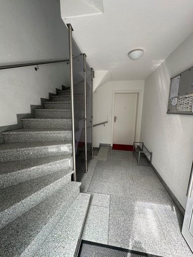 Hochwertig ausgestattete und gepflegte 4,5 Zimmer- Erdgeschosswohnung am Bodensee – Treppenhaus