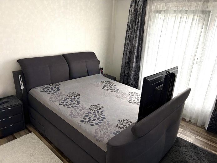 Reihenmittelhaus zu verkaufen – Schlafzimmer 1/ Arbeitszimmer