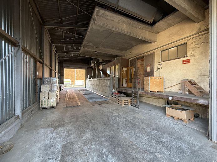 GUTE LAGE IN GUDENSBERG - Vielseitig nutzbare Gewerbeimmobilie mit Lager- und Freiflächen – Annahmehalle