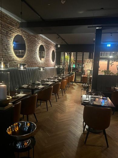 Exklusives Restaurant in Bestlage – Hochwertige Gastronomie mit etabliertem Kundenstamm – Foto 1
