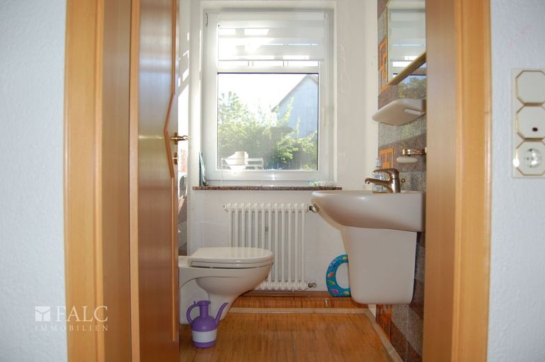 ++Viel Platz für Ihre Wohnträume: Einfamilienhaus mit Einliegerwohnung auf einem großen Grundstück++ – Gäste-WC_EG