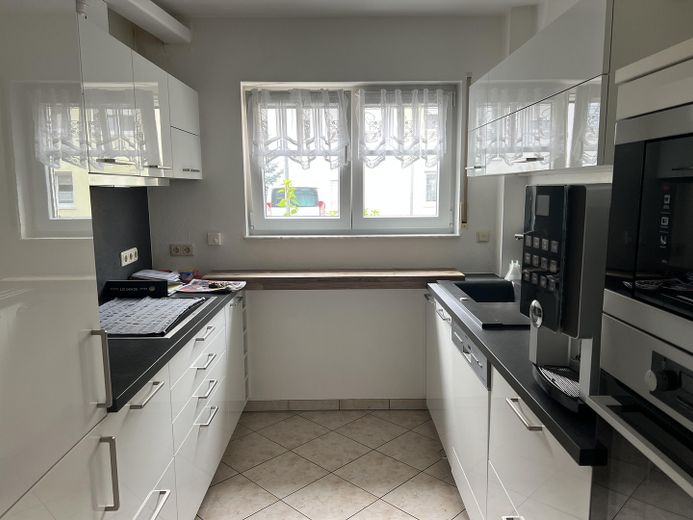 5 Zi.-Maisonette mit Garten, Terrasse und Carport in Mühlheim in ruhiger Anliegerstraße – Küche mit hochwertiger EBK