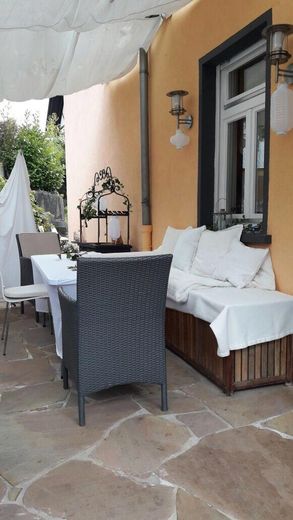 hintere überdachte Terrasse 