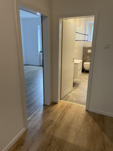 Innenstadt Ost am Westfalenpark: 3,5-Zi.-Wohnung mit Südwestbalkon und Küche! – Flur