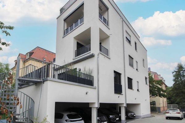 !!!BEZUGSFREI!!! Hochwertig ausgestattete 2-Zimmerwohnung aus 2021 inkl. Carport in Dresden-Cotta