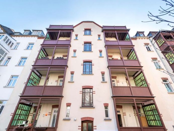 WERTBESTÄNDIG VERMIETETES EIGENTUM | Helle 2,5-Raum-Wohnung mit Balkon – फोटो 1