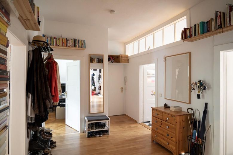 Altbau mit viel Platz in Düsseltal – Diele