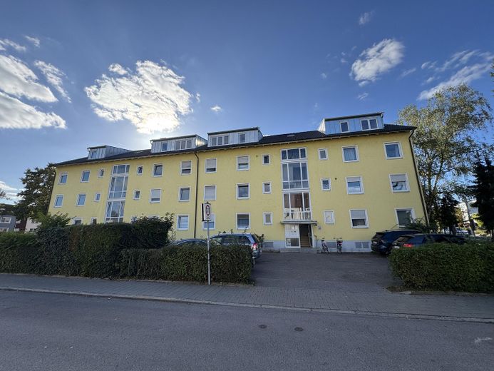 Construction neuve sous les combles, Ingolstadt-Nordost : 3 appartements libres immédiatement, 1 loué – sans commission – Hausansicht Frontfassade
