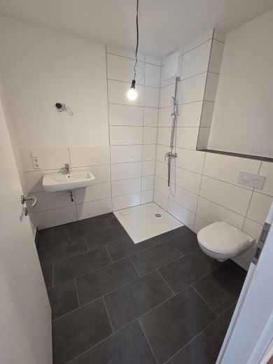 Exklusives Penthouse mit 4 Zimmern und Dachterrasse in Maintal | Neubau Erstbezug – Gästebad