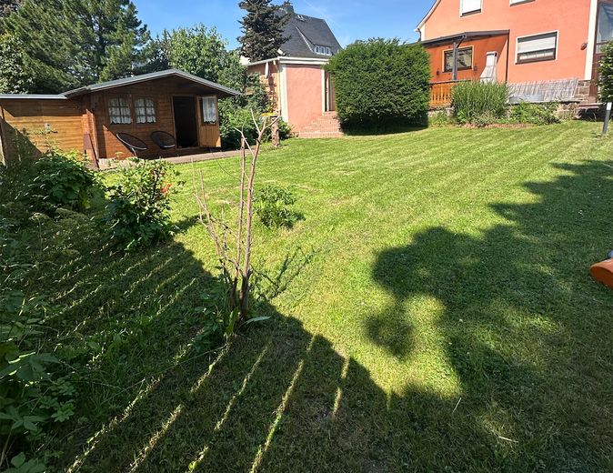 Casa unifamiliare con grande giardino – Garten