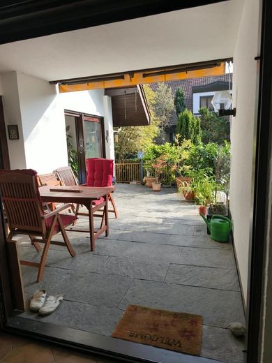Wunderschöne Wohnung in Bestlage – Terrasse