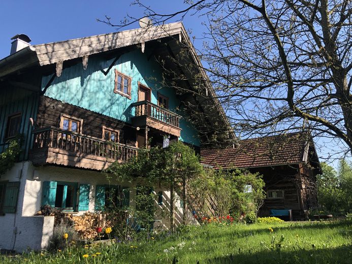 Modernisiertes Bauernhaus mit vielen Möglichkeiten in großem Grundstück – Foto 1