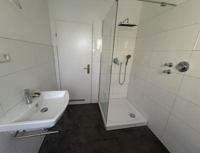 Modern sanierte 3-Zimmer-Wohnung mit Balkon in beliebter Lage in Weitmar Mark – Badezimmer