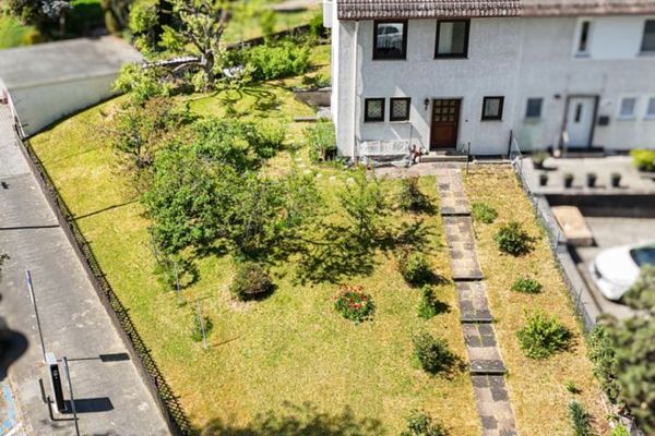 Abrissgrundstück! Unter Bodenrichtwert! DHH mit großem Garten in Wiesbaden Kohlheck!