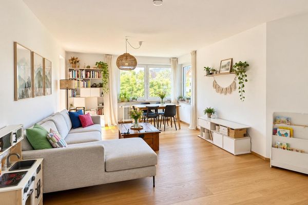 Da privato - Luminoso e tranquillo appartamento trilocale modernizzato + balcone, 2 bagni e vista sul verde