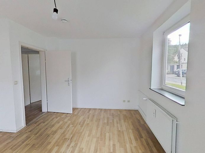 Helle 2-Zimmer-Whg. mit TERRASSE und Wannenbad – Ansicht II: Schlafzimmer