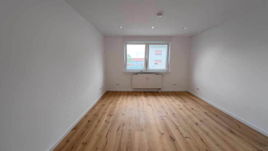 ++TOP komplett neu renovierte 2 ZKB++neue Einbauküche++Balkon++Parkett – Foto 14