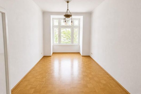 Appartamento d'epoca di 5 locali con giardino privato nell'Ostviertel