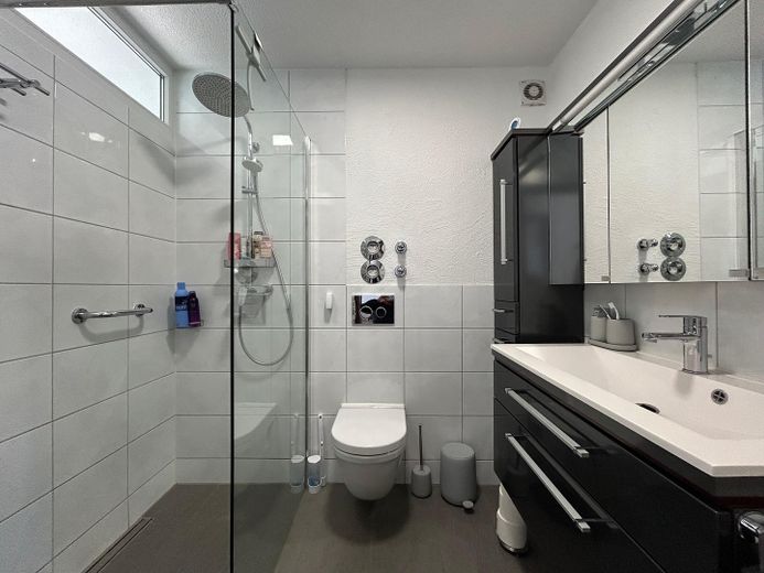 Bad ebenerdige Dusche