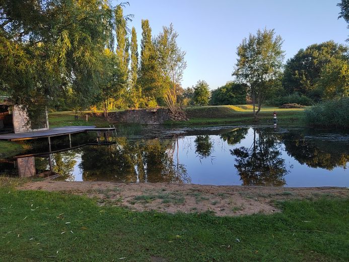 Kernsaniertes Bauerhaus unter Reet auf naturnahem Grundstück in Feldrandlage – Schön zu jeder Jahreszeit