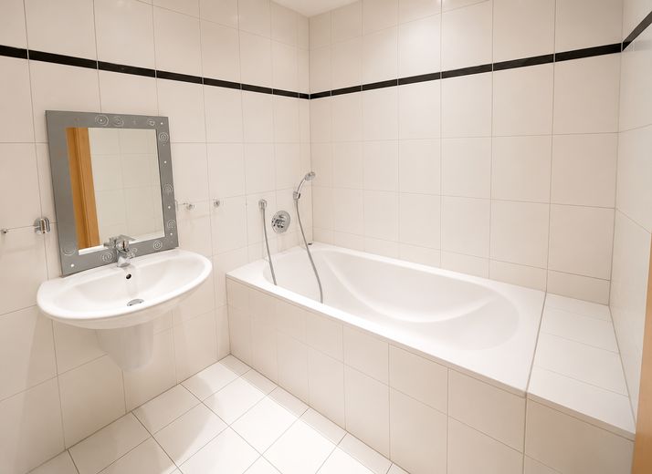 Großzügige 86 m² Studio-Wohnung mit Loft-Charakter und Dachterrasse – Badezimmer