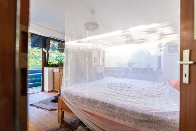 Schlafzimmer mit Südbalkon