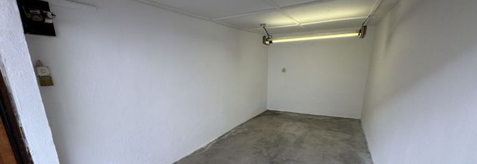 Secure your parking space now – garage immediately available! Electricity available!