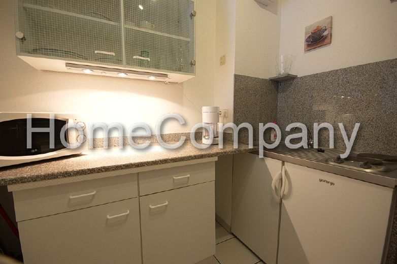Modern eingerichtete Wohnung mit großem Balkon, direkte Nähe zur U 35, KFZ-Stellplatz möglich – c5ba94da442f50209524bd15ec580314ad1c9698.jpg