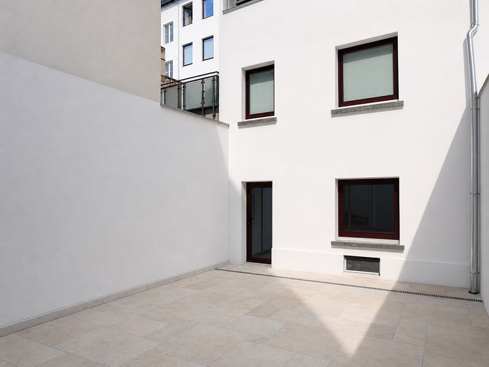 Renovierte 1-Zimmer-Wohnung mit 52 m² Innenhof in RWTH-Nähe – provisionsfrei – Innenhof