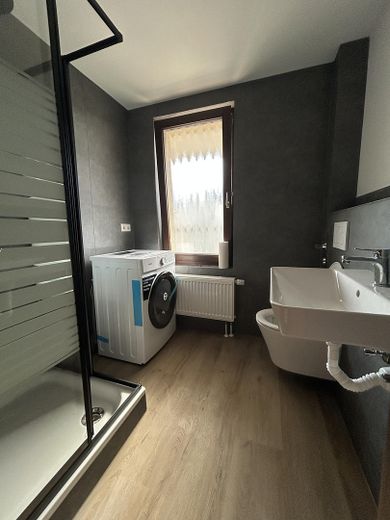 Penthouse - Kapsamlı renovasyon sonrası ilk kullanıma yakın 1 oda (yeni gibi), elektrikli cihazlar dahil – Badezimmer