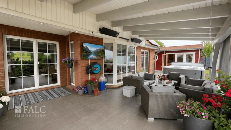 ***Traumhaus mit besonderem Flair - Hochwertig modernisiert und sofort bezugsbereit*** – Terrasse