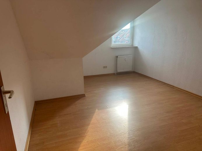 Attention singles & couples: 2-room attic apartment with open kitchen – Ansicht I: Schlafzimmer