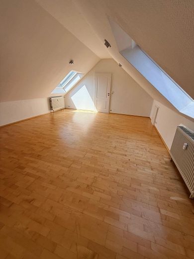 Bogenhausen: luminoso e tranquillo appartamento condominiale di 2,5 locali, TG, libero – DG