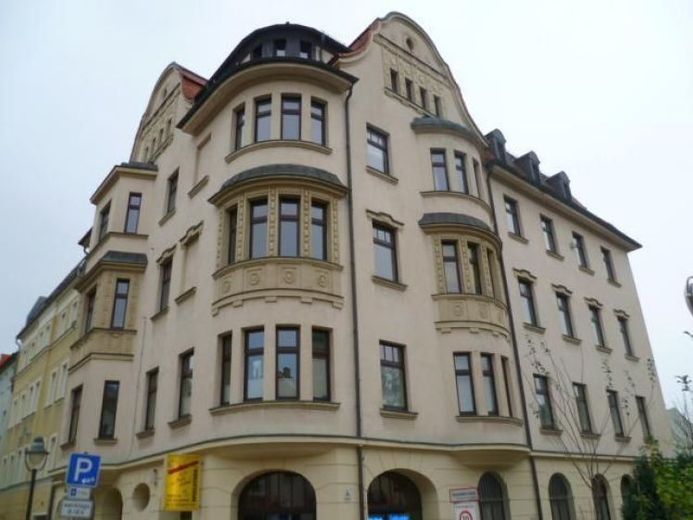 Schickes Büro im 3.OG mit Fahrstuhl in zentraler Lage mit 8 Zimmern – Photo 1