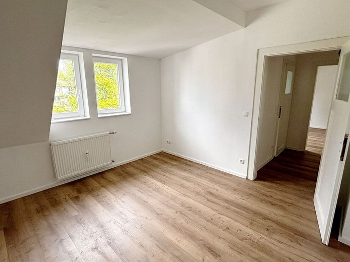 Erstbezug nach Sanierung: Helle 3-Zimmer-Wohnung mit Einbauküche &amp; Top-Dämmung - ideal für 1-2 Personen – Küche