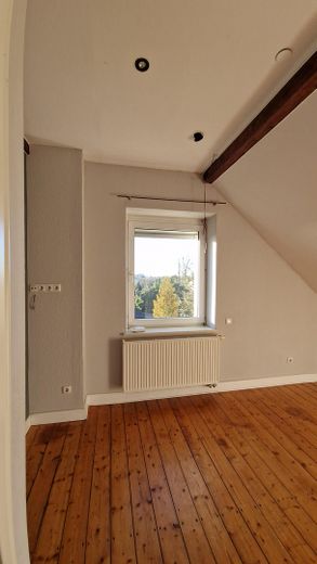 Wie ein eigenes Haus: 162,5 m² | 6 Zimmer | 600 m² Garten im Sondereigentum | 32 m² Dachterrasse – DG Schlafzimmer 2