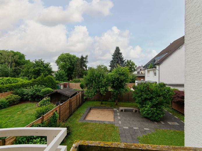 Ausblick auf Garten vom Balkon