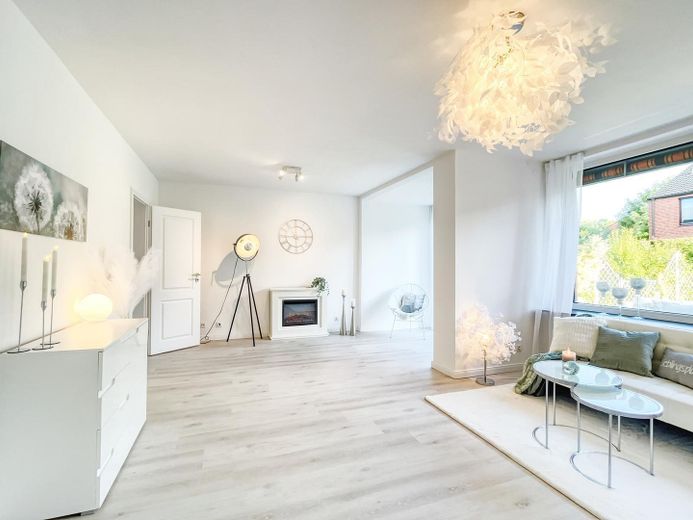 Wohnzimmer/ Esszimmer