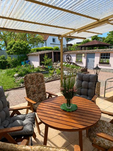 Terrasse mit Gartenblick